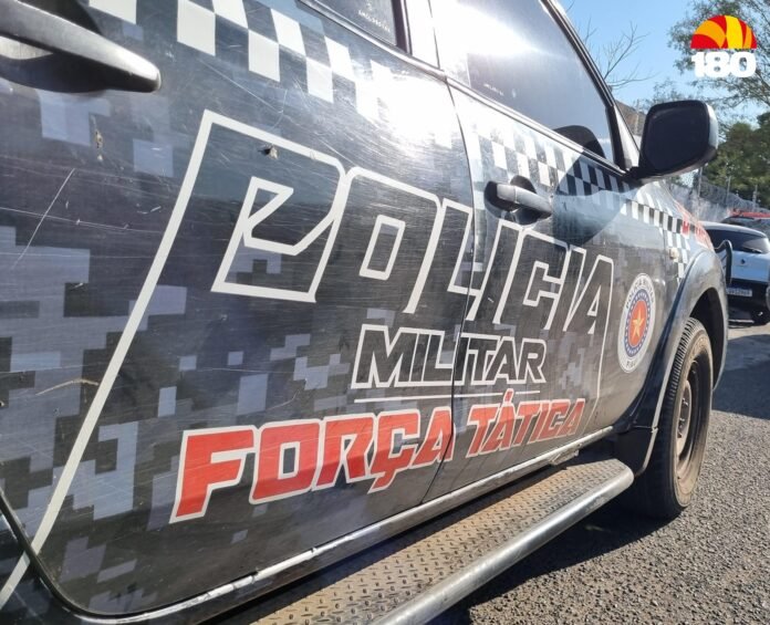 um homem foi preso no município de Altos, violência doméstica e ameaça contra a própria mãe.